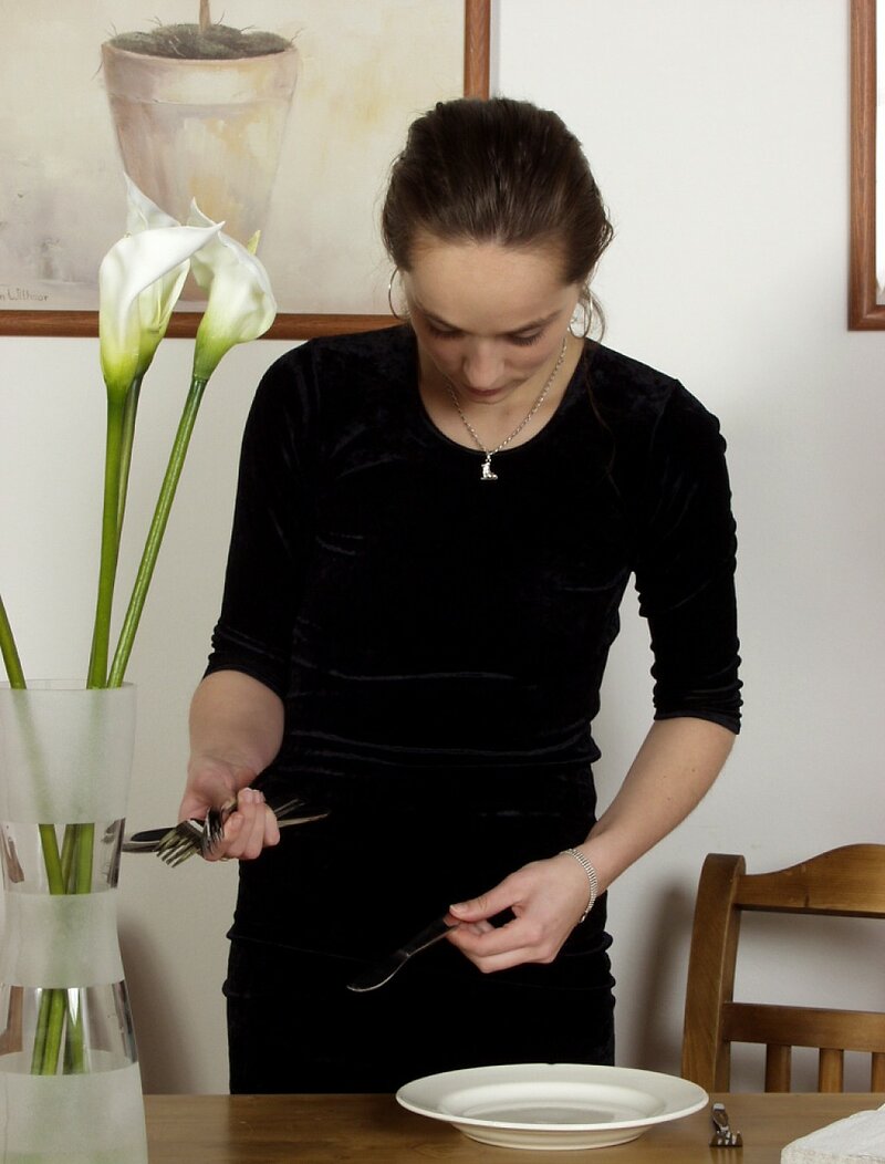 Уляна, 24